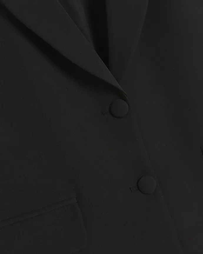 Black collar V-neck waistcoat