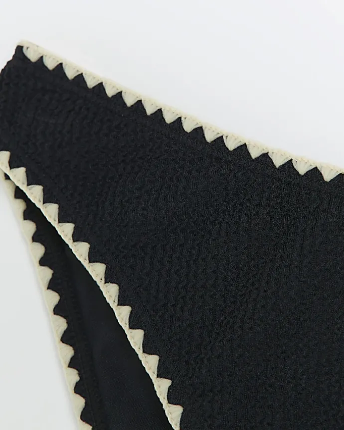 Black crinkle stitched brief bikini bottoms