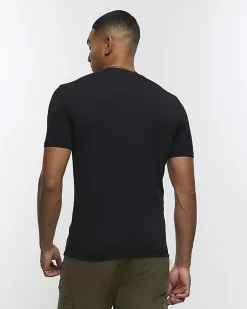 Black muscle fit t-shirt