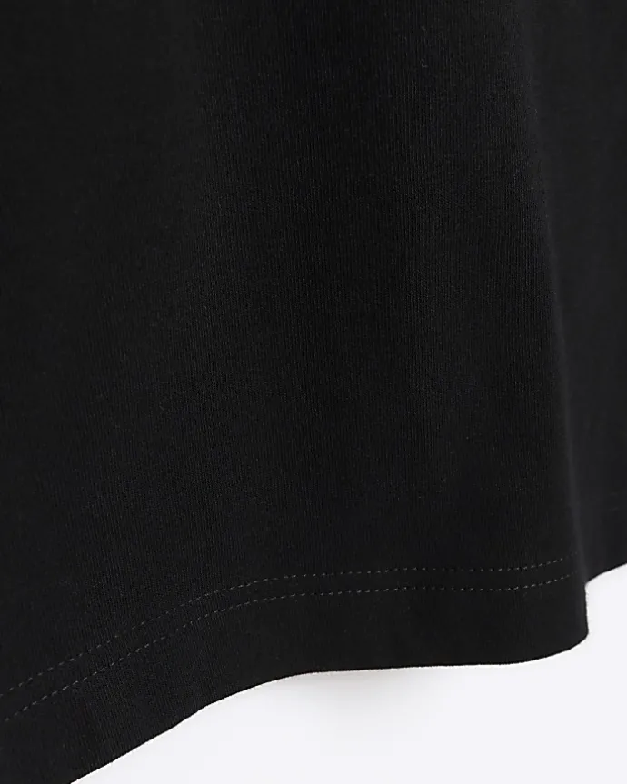 Black muscle fit t-shirt