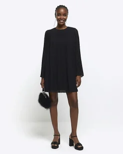 Black plisse long sleeve shift mini dress