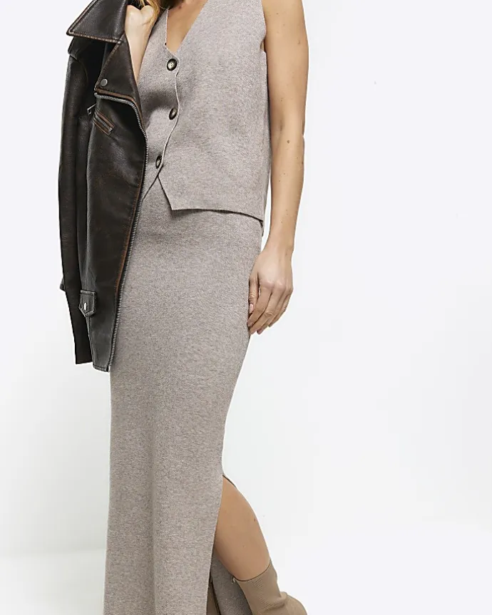 Brown knit maxi skirt