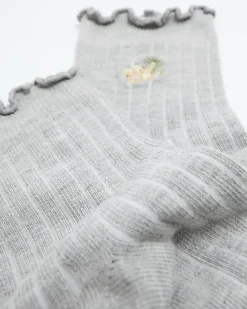 Grey embroidered flower ankle socks