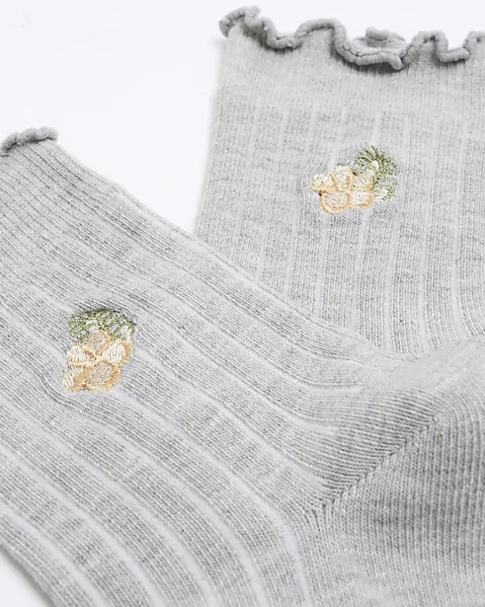 Grey embroidered flower ankle socks