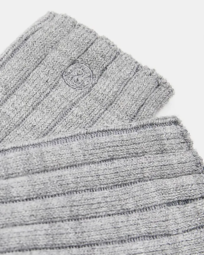 Grey knit ankle socks