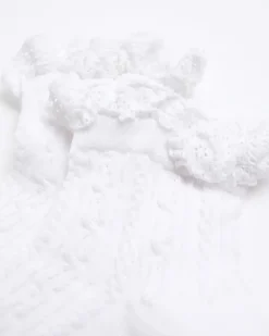 White lace frill ankle socks