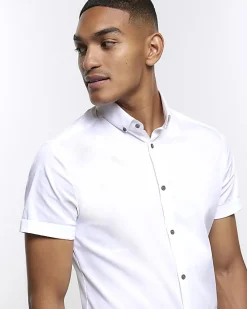 White muscle fit short sleeve shirt